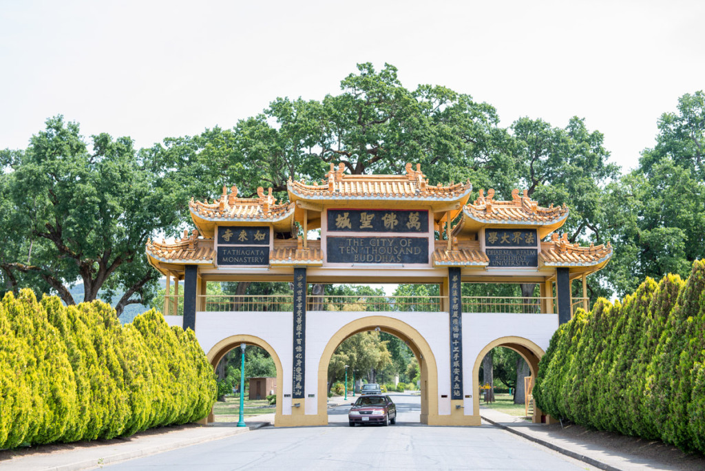 Brána do Města desetitisíců Buddhů