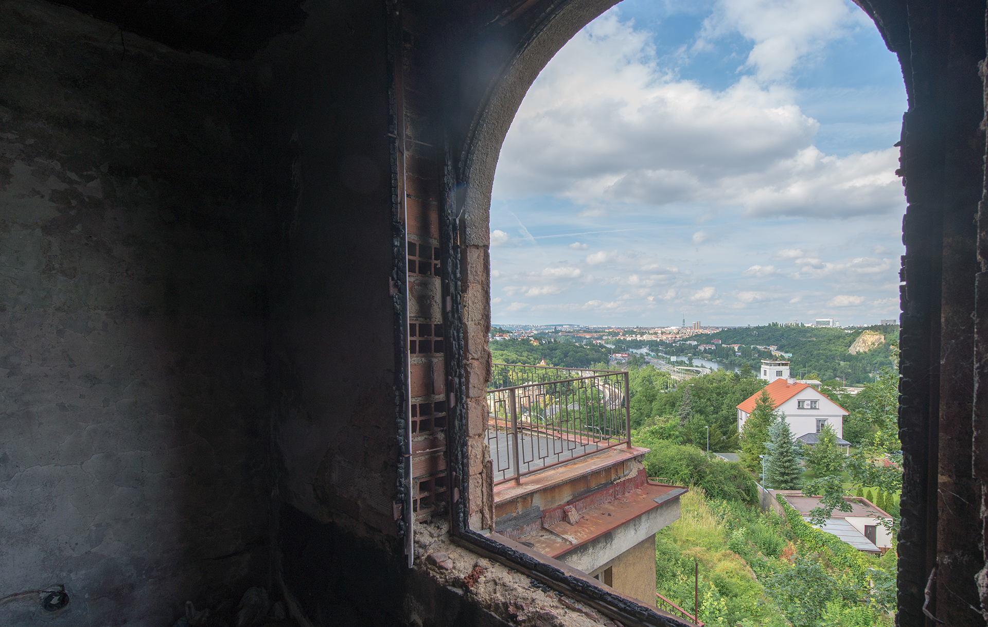 Barradnovske terasy opustena vila nedaleko