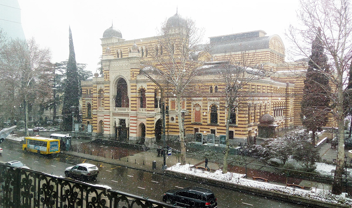 Budova opery na Rustaveliho třídě v Tbilisi