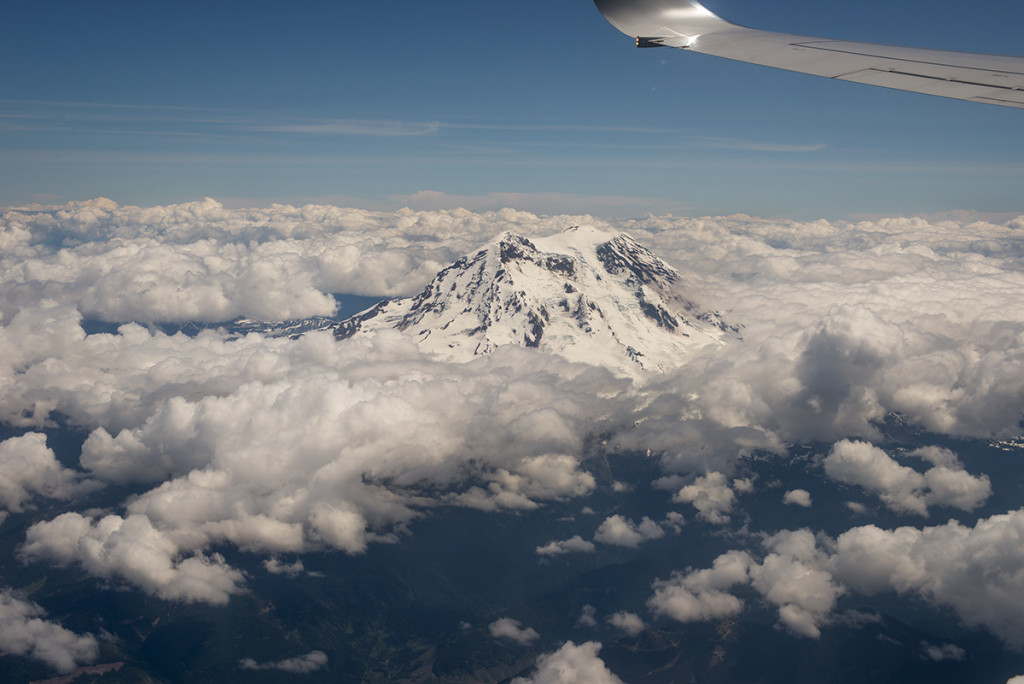 Mount Rainier z výšky 36 000 stop