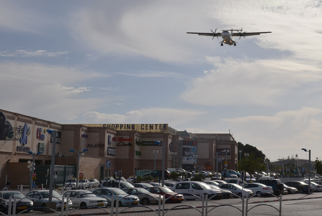 ATR 72 společnosti Arkia, finále dráhy 03, Eilat, Izrael