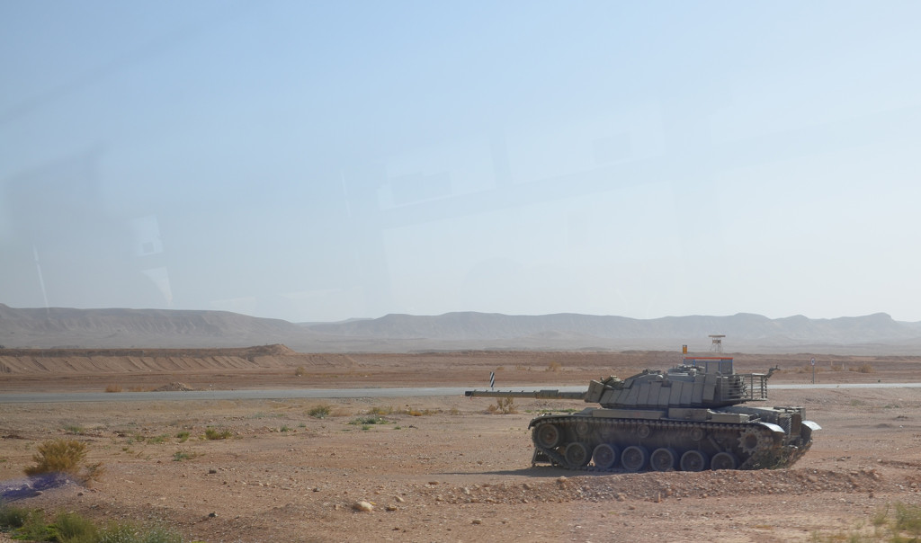 tank kdesi v Negevské poušti