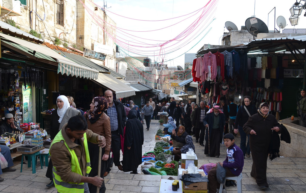 pouliční trh poblíž Damašské brány, Jeruzalém, Izrael