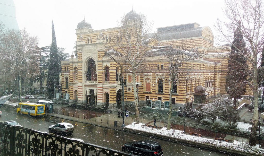 Budova opery na Rustaveliho třídě v Tbilisi