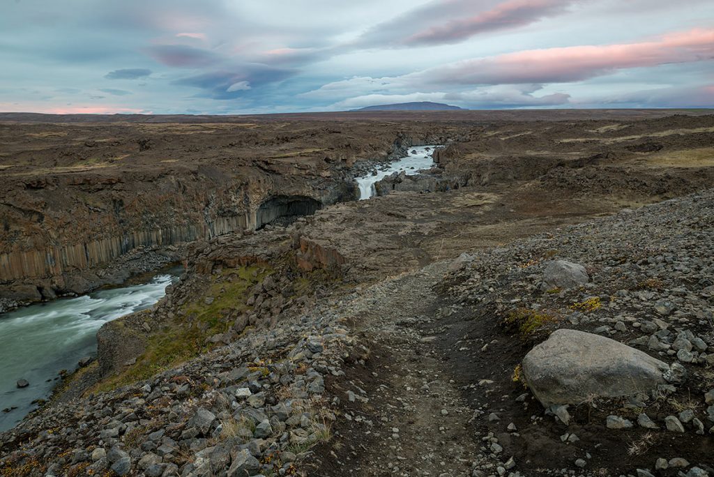 Cesta k vodopádu Aldeyjarfoss